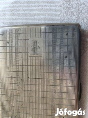 Cigaretta tartó, cigaretta tárca