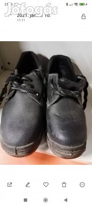 Cipő acél betétes munkás 