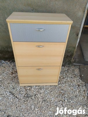 Cipös szekrény 