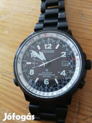 Citizen rádióvezérelt napenergiás pilóta óra