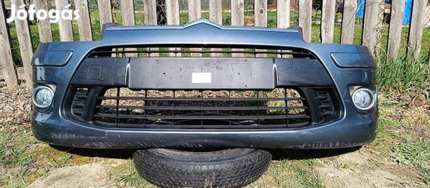 Citroën C4 első lökhárító részeivel 