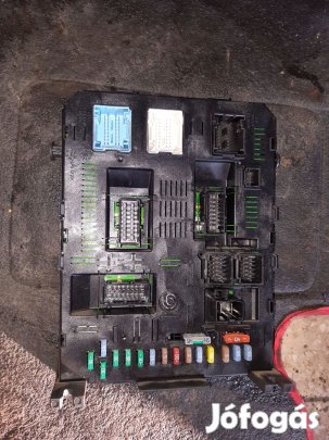 Citroen C4 Picasso Biztosítéktábla / Relé Tábla