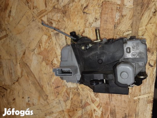 Citroen Xsara Picasso Bal Első Ajtó Zárszerkezet + Központizár Motor