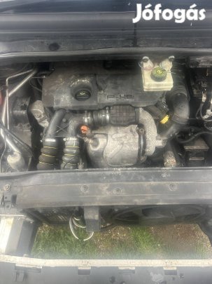 Citroen c4 Picasso 1.6 E-Hdi Generator és kondenzátor eladó . 
