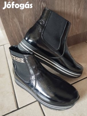 Claudio Dessi csizma