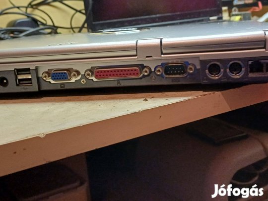 Clevo D4V Notebook csak 1500ft ért