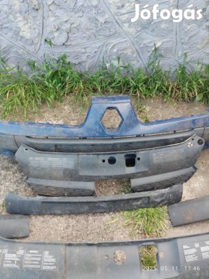 Clio II első lökhárítók.