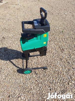 Cmi csendes működésű hengerkéses ágaprító, gally daráló, szecskázó 