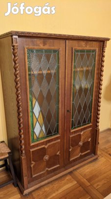 Colonial üveges szekrény