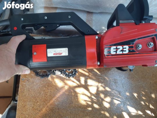 Comer E23 falvágó gép