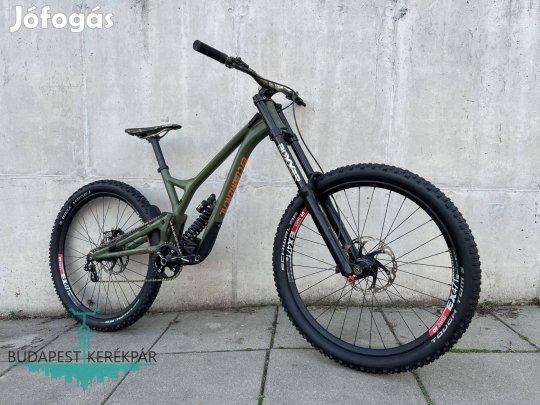 Commencal Supreme V4.2 DH Saint/Fox gravity downhill mtb