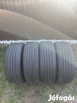 Continental 235/55R18y
