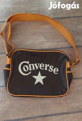 Converse barna válltáska 
