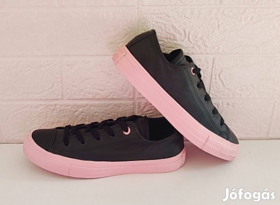 Converse bőr, platformos tornacipő 37-37.5-es - Újszerű!