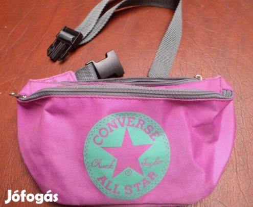 Converse táska övtáska