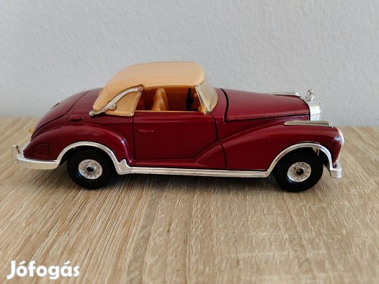 Corgi Mercedes-Benz 300S Maroon 1956 1/43