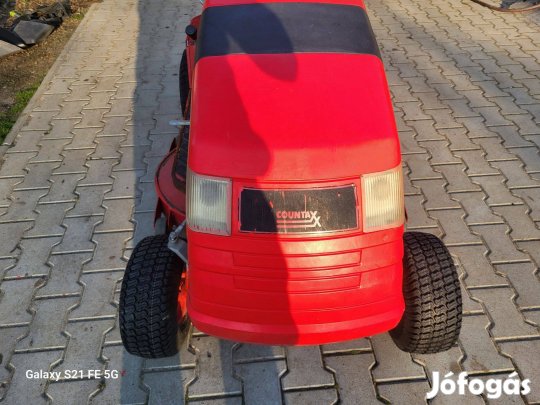 Countax: Briggs motoros- hátra kidobós fűnyíró traktor