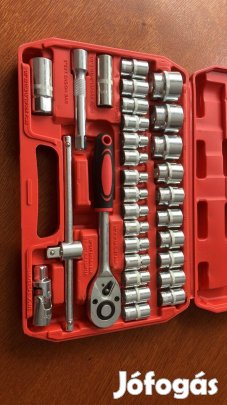 Crova készlet eladó Győrben 9500 Ft 32 darabos teljesen új egyáltalán