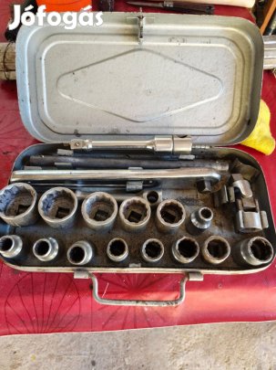 Crova készlet fém dobozban (14 darabos)