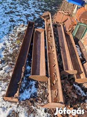 Csak egyben eladó 5db vasvályú + egy felújításra szoruló önetető