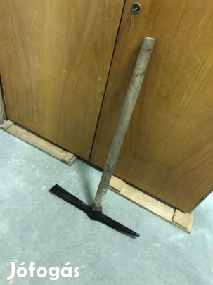 Csákány nyéllel eladó