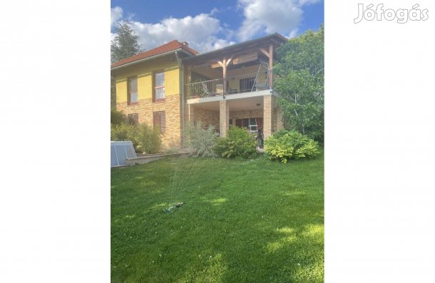 Családi ház Pakson