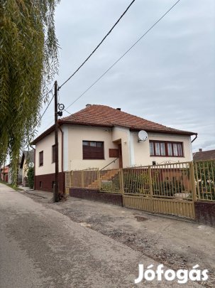 Családi ház Tiszakécske csendes övezetében 99 m2 (telek 1209 m")