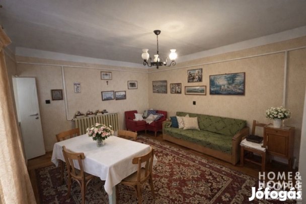 Családi ház Zsombón !