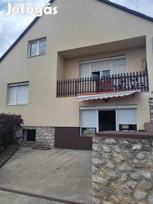 Családi ház , üzemelő kisbolttal Szikszón
