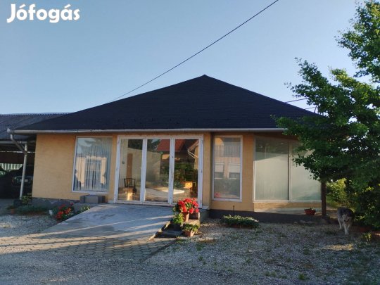 Családi ház, garázs, Műhely