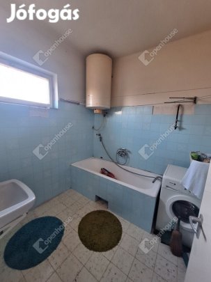 Családi ház a várra néző kilátással Somlószőlősön