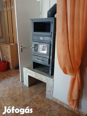 Családi ház csendes környéken