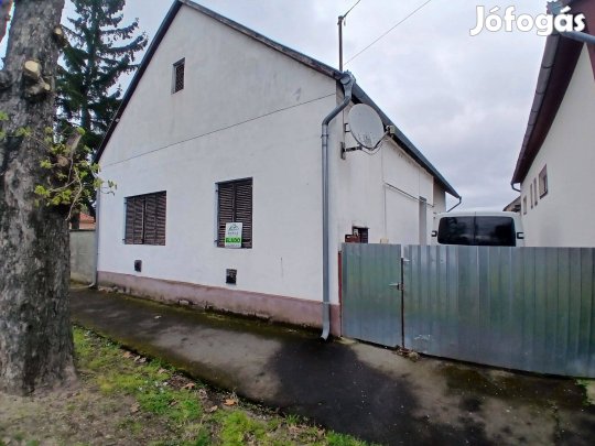 Családi ház eladó Barcson!