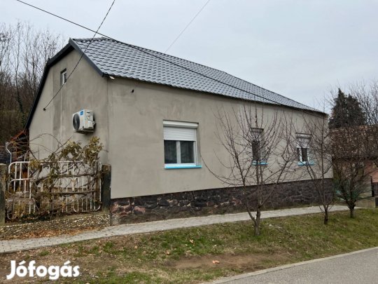 Családi ház eladó Gyódon