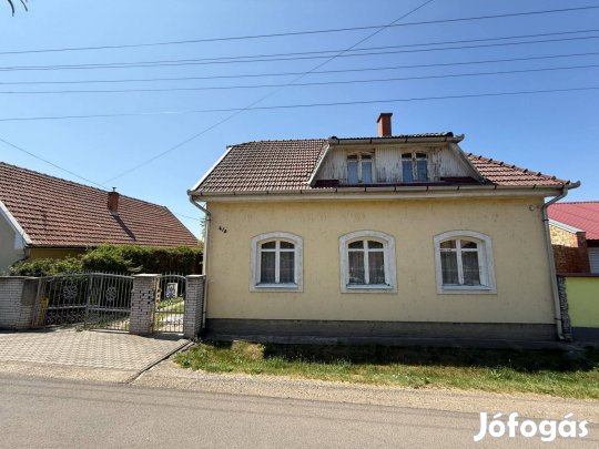 Családi ház eladó Heves központjában - 45 M Ft