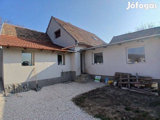 Családi ház eladó Máriagyűdön!