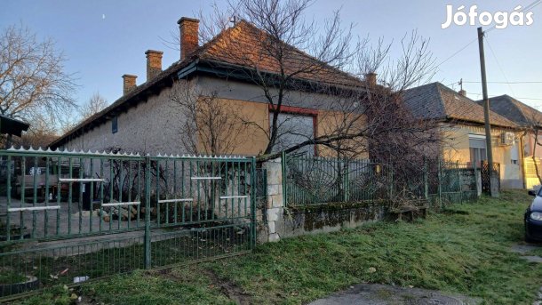 Családi ház eladó Monokon