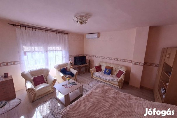 Családi ház eladó Vésén  80 m, pince, jó elhelyezkedéssel