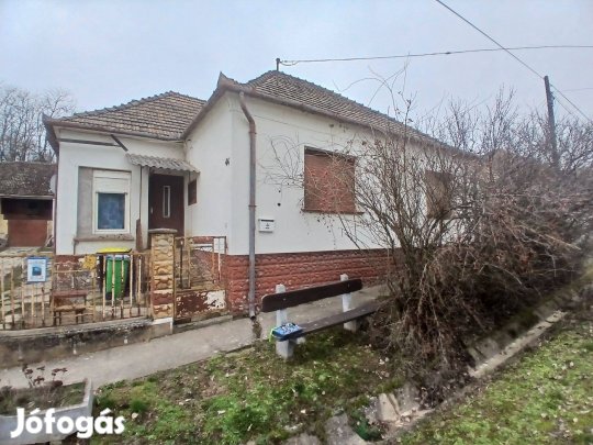 Családi ház eladó Villanykövesden!