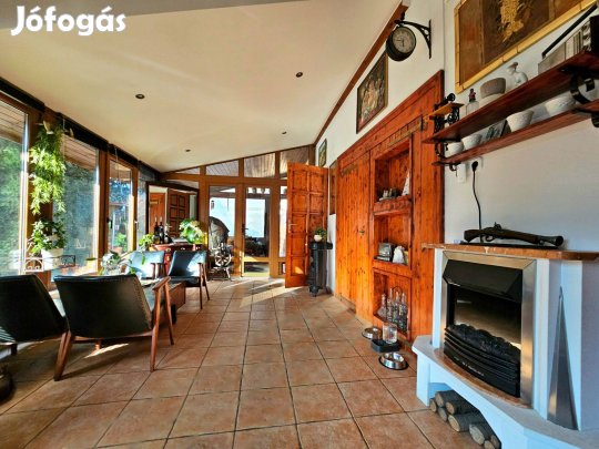Családi ház eladó akár többgenerációnak vagy vállalkozás számára