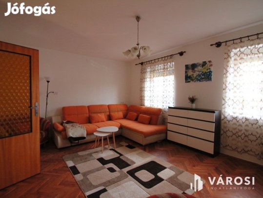 Családi ház gondos bérlőt keres