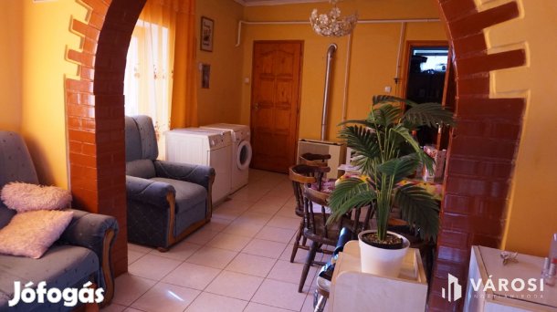 Családi ház remek helyen