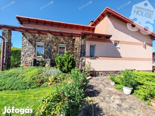 Családi ház vállalkozásra is alkalmas műhellyel eladó Jakabszálláson!