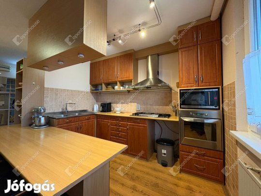 Családias csendes környezet!