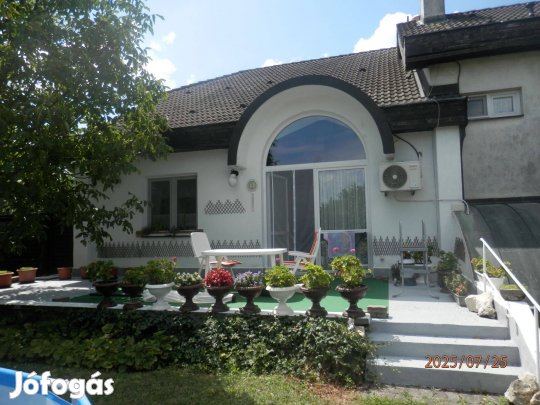 Családiház eladás