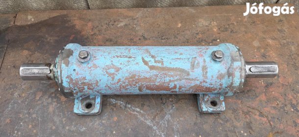 Csapágyház eladó.