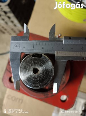 Csapágyház,tengellyel, kihasználatlanság miatt eladó. 