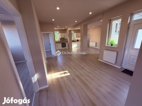 Csapókert kedvelt utcájában családi ház eladó