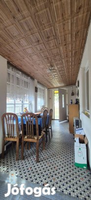 Csapókertben kis ház eladó