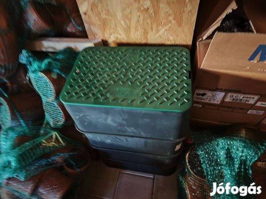 Csapszekrény kerti műanyag normál alacsony 260x385x175 levehető fedéll